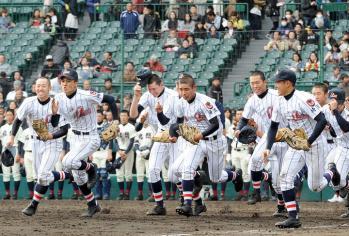 北照高校野球部の新ユニフォーム練習試合 | TikTok